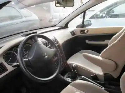 Здавання транспортного засобу peugeot 307 (s1) xt року 2003 потужний rhs