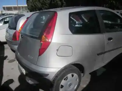 Здавання транспортного засобу fiat punto berlina (188) 1.2 8v dynamic року 2000 потужний 188a4000
