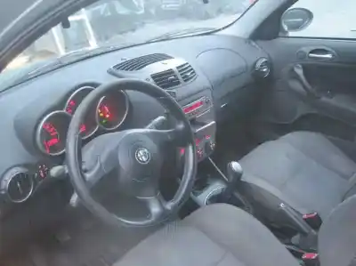Veicolo di demolizione alfa romeo 147 (190) 1.6 16v cat dell'anno 2001 alimentato ar32104