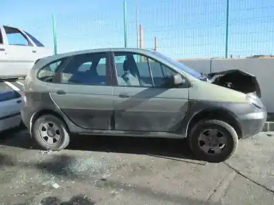 Scrapping Vehicle renault scenic rx4 (ja0) 1.9 dci salomon of the year 2001 powered f9q k7