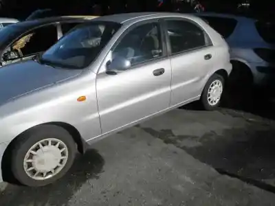 Véhicule à la ferraille daewoo lanos cool de l'année 1998 alimenté a15sms
