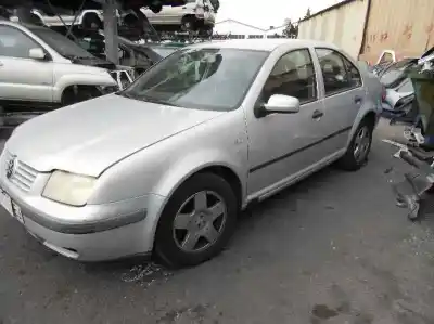 Здавання транспортного засобу volkswagen bora berlina (1j2) conceptline року 2000 потужний akl