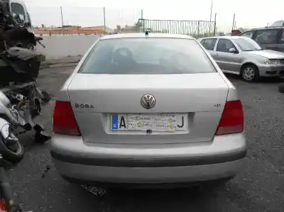 Здавання транспортного засобу volkswagen bora berlina (1j2) conceptline року 2000 потужний akl