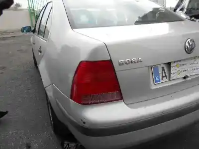 Здавання транспортного засобу volkswagen bora berlina (1j2) conceptline року 2000 потужний akl