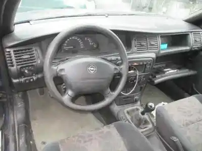 Vehículo de desguace opel                                               vectra b berlina                                                                                                                                                                                                                                           básico (1999->)                                                                                                                                                                                                                                            del año 1996 con motor x18xe*