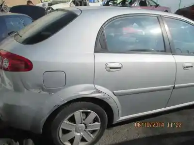 Veicolo di demolizione daewoo lacetti cdx dell'anno 2004 alimentato f16d3