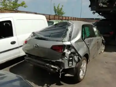 Vehículo de desguace VOLKSWAGEN GOLF VII LIM. (BQ1) Advance del año 2017 con motor CZC