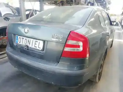 Veicolo di demolizione skoda octavia berlina (1z3) edition 100 dell'anno 2005 alimentato bkd