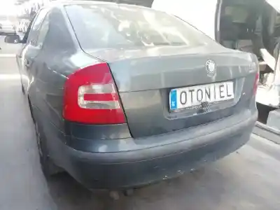 Veicolo di demolizione skoda octavia berlina (1z3) edition 100 dell'anno 2005 alimentato bkd