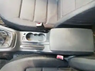 Veicolo di demolizione skoda octavia berlina (1z3) edition 100 dell'anno 2005 alimentato bkd