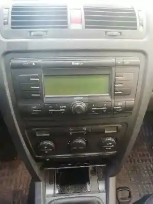 Veicolo di demolizione skoda octavia berlina (1z3) edition 100 dell'anno 2005 alimentato bkd