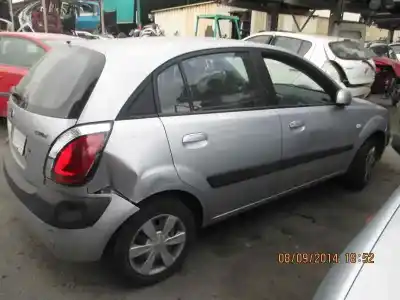 Véhicule à la ferraille kia rio 1.5 crdi ex2 de l'année 2006 alimenté d4fa