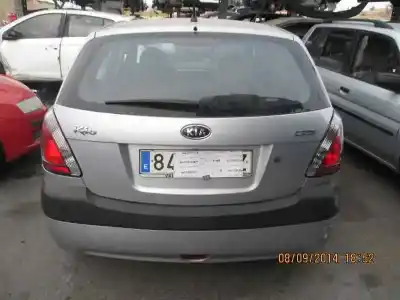 Véhicule à la ferraille kia rio 1.5 crdi ex2 de l'année 2006 alimenté d4fa