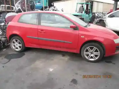 Scrapping Vehicle fiat stilo (192_) 1.6 16v (192_xb1a) of the year 2004 powered 182b6.000