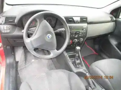 Scrapping Vehicle fiat stilo (192_) 1.6 16v (192_xb1a) of the year 2004 powered 182b6.000