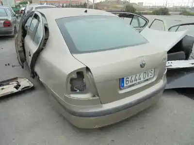 Véhicule à la ferraille skoda octavia berlina (1z3) 1.6 de l'année 2006 alimenté bse
