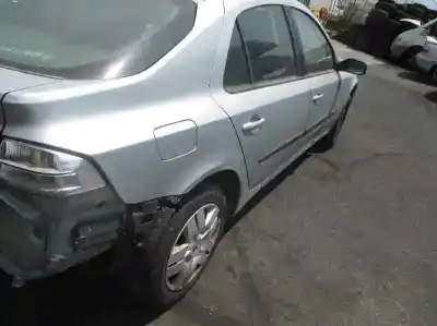 Verschrottungsfahrzeug renault laguna ii (bg0) authentique des jahres 2001 angetrieben f4p c7