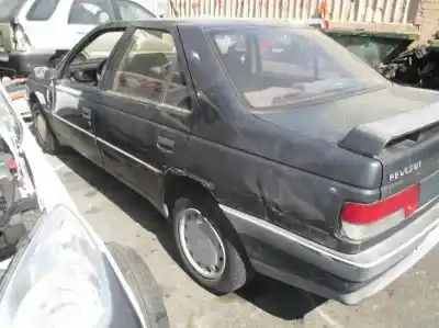 Véhicule à la ferraille peugeot 405 berlina 1.8 turbodiesel de l'année 1990 alimenté a8a(xud7te)