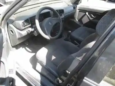 Véhicule à la ferraille peugeot 405 berlina 1.8 turbodiesel de l'année 1990 alimenté a8a(xud7te)