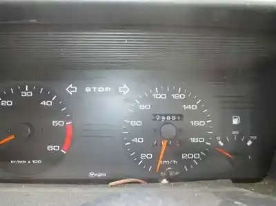 Véhicule à la ferraille peugeot 405 berlina 1.8 turbodiesel de l'année 1990 alimenté a8a(xud7te)