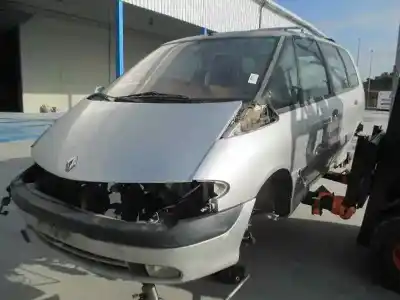 Véhicule à la ferraille RENAULT ESPACE /GRAND ESPACE (JE0) 2.2 dCi Initiale (JE0K/S) de l'année 2002 alimenté G9T A7