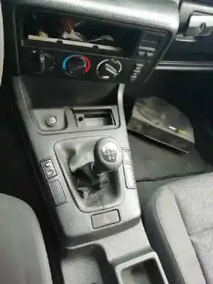 Veículo de Sucata bmw serie 3 compacto (e36) 318tds do ano 1999 alimentado 17-4t-1 d