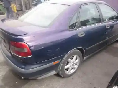 Véhicule à la ferraille volvo s40 berlina t4 de l'année 1998 alimenté b4194t4