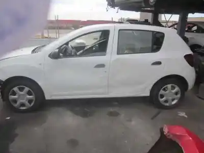 Véhicule à la ferraille dacia sandero ambiance de l'année 2013 alimenté k9k c6 (612)