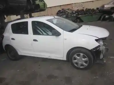 Véhicule à la ferraille dacia sandero ambiance de l'année 2013 alimenté k9k c6 (612)