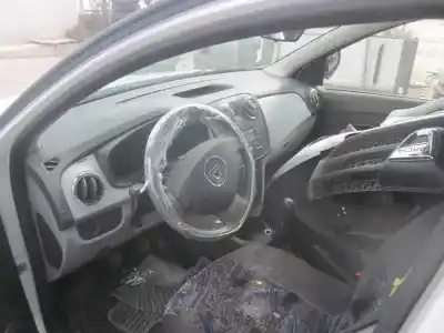 Véhicule à la ferraille dacia sandero ambiance de l'année 2013 alimenté k9k c6 (612)