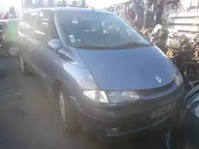 Véhicule à la ferraille renault espace /grand espace (je0) 2.2 dt rt espace de l'année 1999 alimenté 