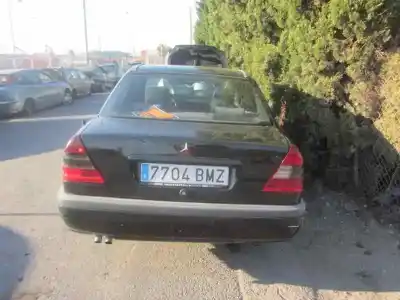 Véhicule à la ferraille mercedes-benz clase c (w202) berlina 250 td (202.128) de l'année 1997 alimenté om605960