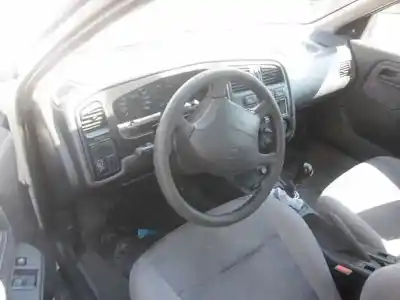 Véhicule à la ferraille nissan primera berlina (p11) gx de l'année 1998 alimenté cd20t