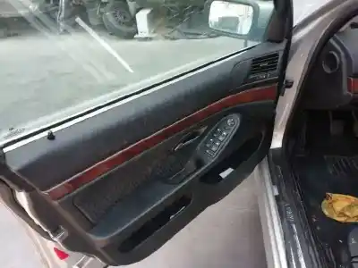 Veículo de Sucata bmw serie 5 touring (e39) 525i do ano 2002 alimentado m54256s5