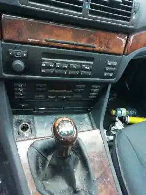 Veículo de Sucata bmw serie 5 touring (e39) 525i do ano 2002 alimentado m54256s5