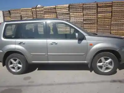 Véhicule à la ferraille nissan x-trail (t30) comfort plus de l'année 2003 alimenté yd22