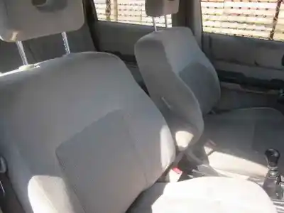 Véhicule à la ferraille nissan x-trail (t30) comfort plus de l'année 2003 alimenté yd22