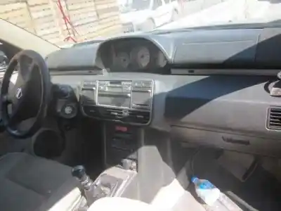 Véhicule à la ferraille nissan x-trail (t30) comfort plus de l'année 2003 alimenté yd22