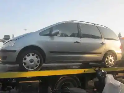 Veículo de Sucata FORD GALAXY (VY) Trend do ano 2000 alimentado AUY