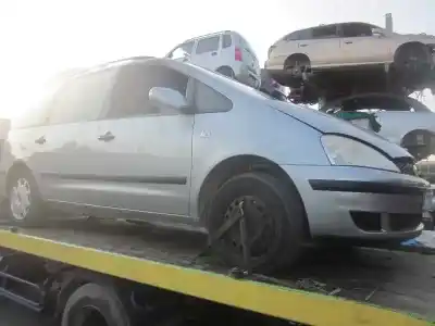 Veículo de Sucata ford galaxy (vy) trend do ano 2000 alimentado auy
