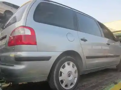Veículo de Sucata ford galaxy (vy) trend do ano 2000 alimentado auy