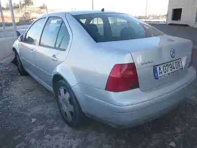 Здавання транспортного засобу volkswagen bora berlina (1j2) conceptline року 1999 потужний akl
