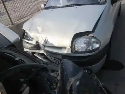 Здавання транспортного засобу RENAULT CLIO II FASE I (B/CBO) 1.6 Initiale (B/CBOD) року 1999 потужний K7M
