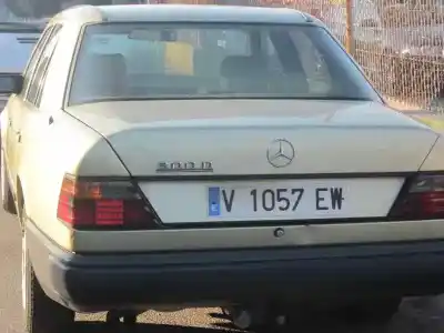Veículo de Sucata MERCEDES-BENZ CLASE E (W124) FAMILIAR 300 TD / E 300 D (124.190) do ano 1985 alimentado 603.912
