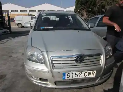 Vehicul casat toyota avensis (_t25_) 1.8 (zzt251_) al anului 2004 alimentat 1zz-fe