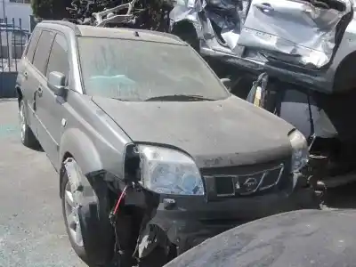 Véhicule à la ferraille nissan x-trail (t30) titanium de l'année 2006 alimenté qr25de