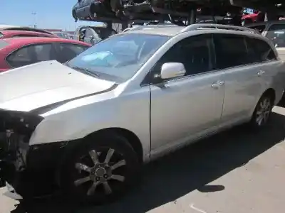 Veículo de Sucata TOYOTA AVENSIS (_T25_) 2.2 D-4D (ADT251_) do ano 2003 alimentado 2AD-FTV