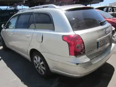 Veículo de Sucata toyota avensis (_t25_) 2.2 d-4d (adt251_) do ano 2003 alimentado 2ad-ftv
