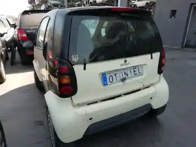 Veículo de Sucata smart micro compact car 0.6 do ano 2001 alimentado g11