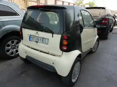 Veículo de Sucata smart micro compact car 0.6 do ano 2001 alimentado g11